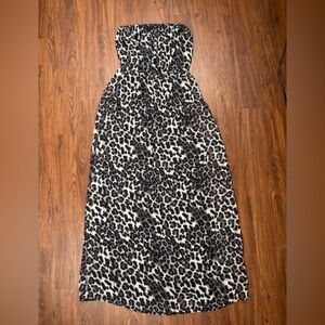 Forever 21 Black and White Animal Print Maxi Dress